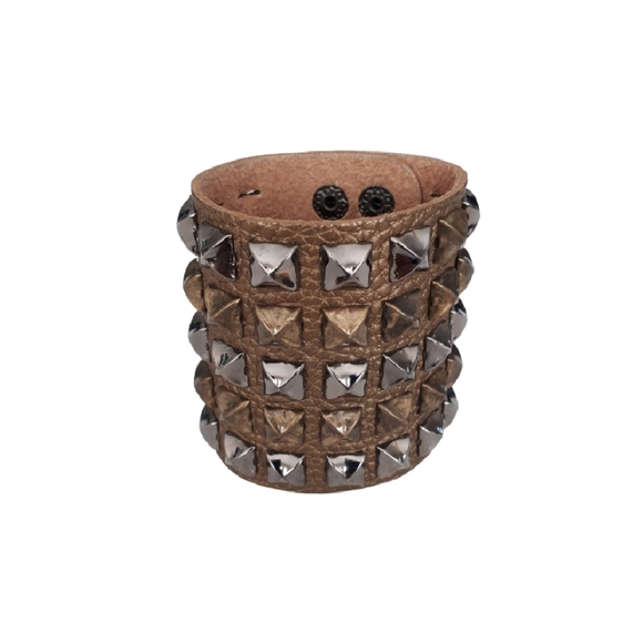 Studded bracelet - Picture 2 of 5